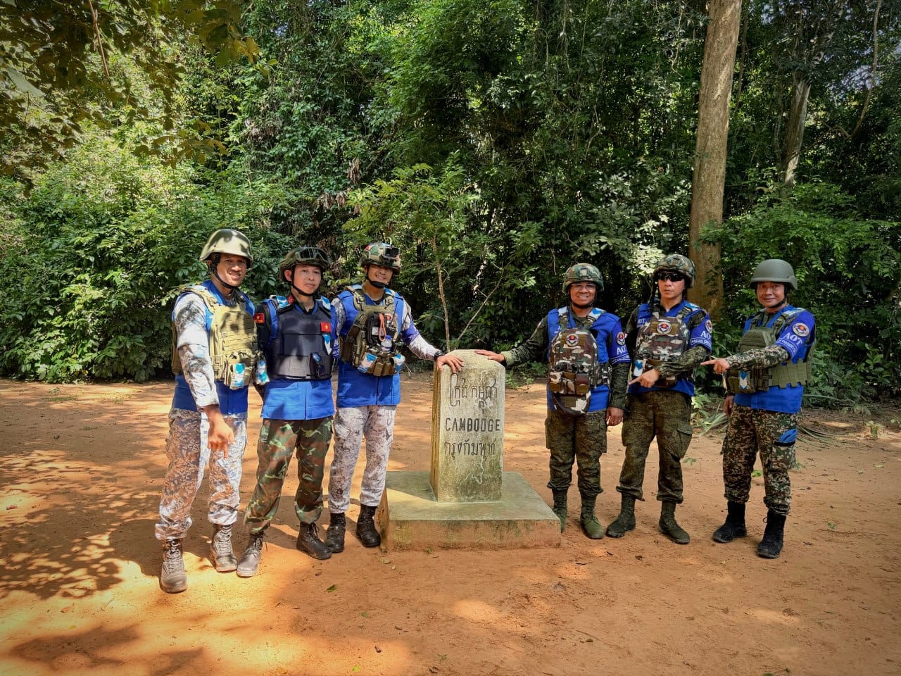 ASEAN observers inspect border pillar as Cambodia restates commitment to dialogue
