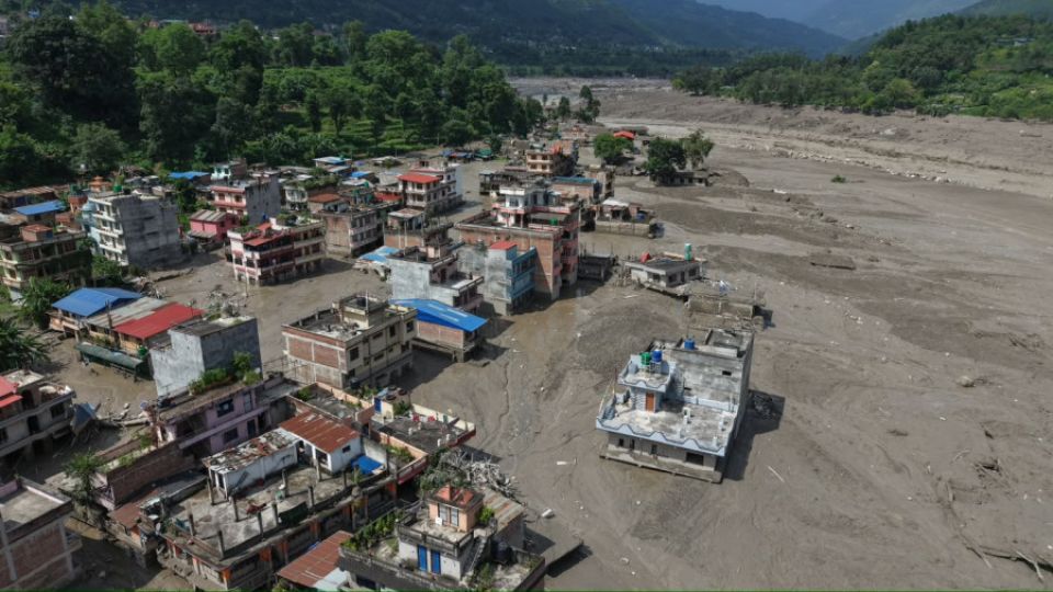 Nepal Flood Survivors Abandon Squalid Camps as Government Stalls on Relief