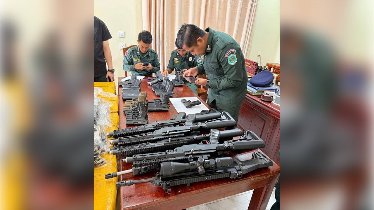 Seven Chinese Nationals Held in Major Sea Bust: 800kg of Drugs, Dozens of Guns Seized