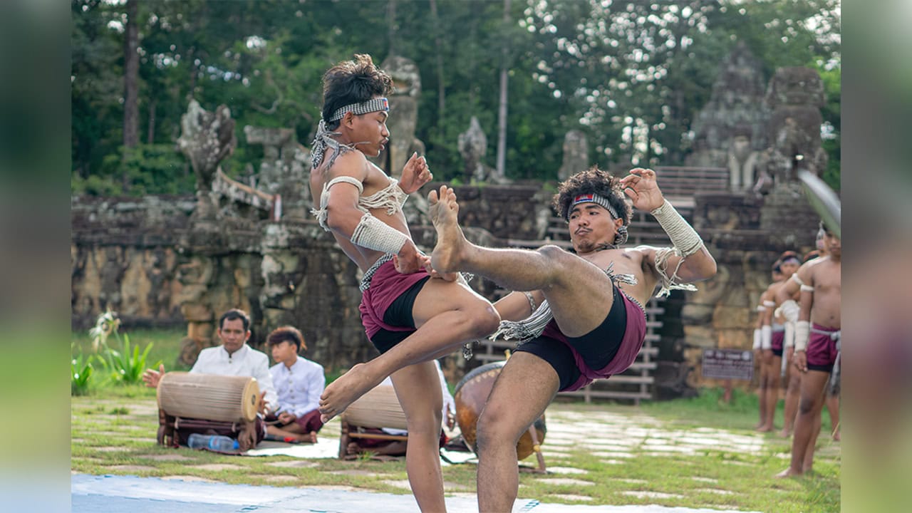 Siem Reap Launches Free Weekly Kun Lbokator and Shadow Theatre Performances